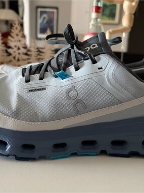 On Running Men’s Cloudvista 2  in Light Blue & Navy with Teal Accent Waterproof